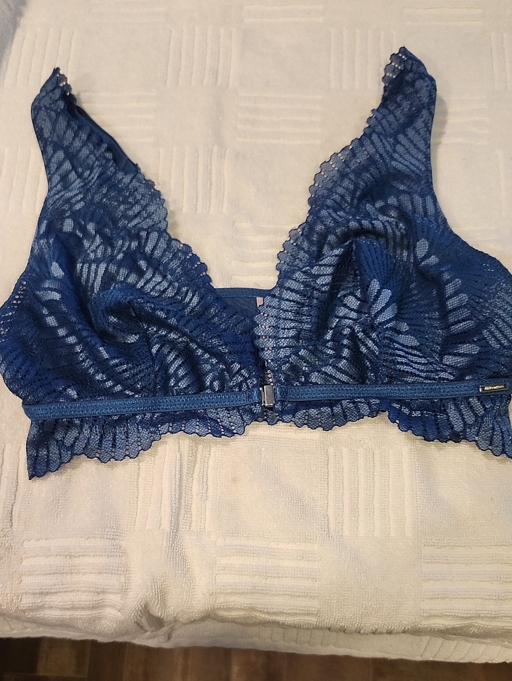 La Vie En Rose Navy Lace Front-Closure Bralette